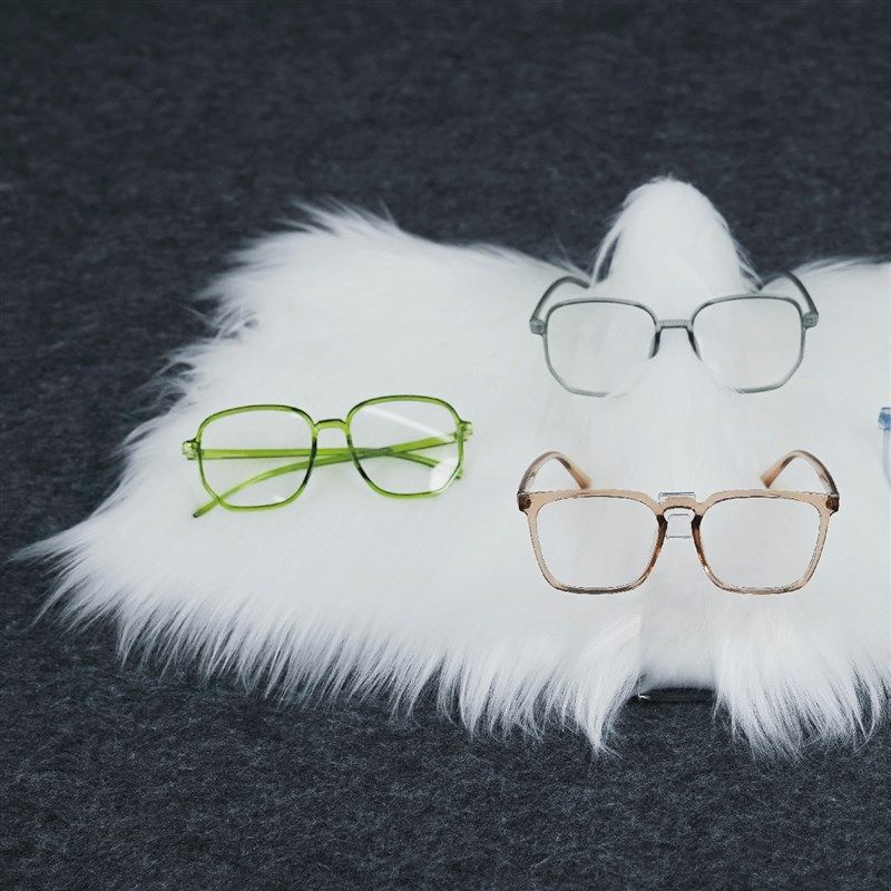 柜台陈列展示垫白色仿羊毛皮眼镜展示陈列装饰柜台道具美陈促销