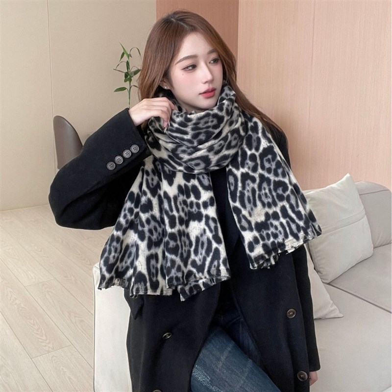 高级感欧美经典时尚豹纹围巾春秋冬季长款百N搭女士韩版仿羊绒披