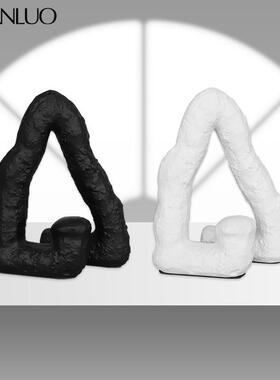 简约现代极简三角形几何摆件客厅样板房售楼处书房装饰品家居摆件