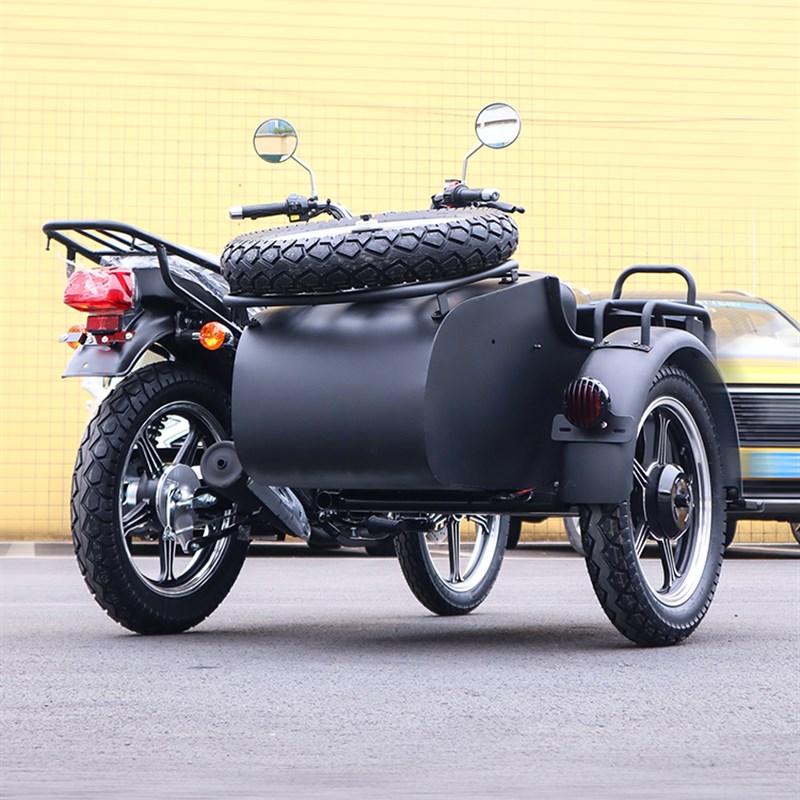 偏三轮侉子摩托车侧三轮边三轮挎斗200燃油有倒挡.摩旅可上牌