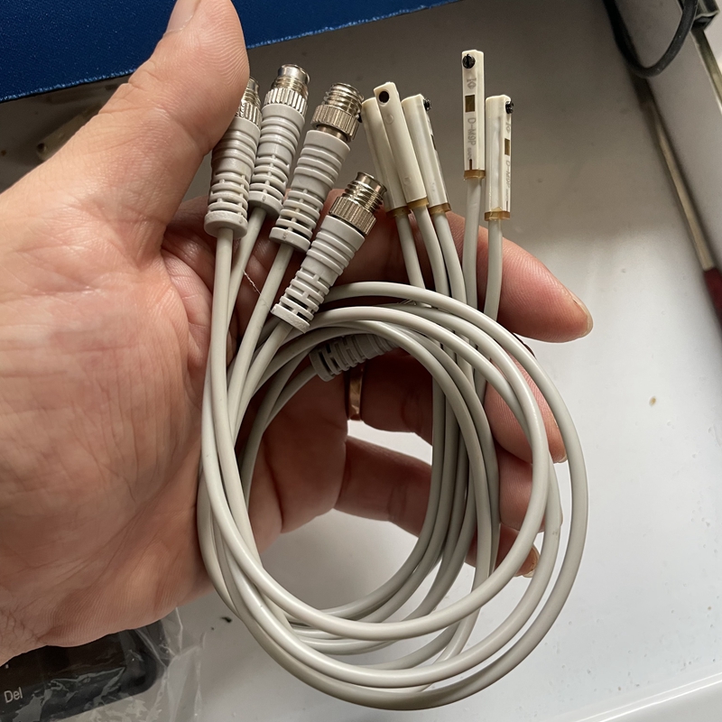 气缸磁性感应开关D-M9BSAPC D-M9PSAPC D-M9NSAPC带M8航空插头线W