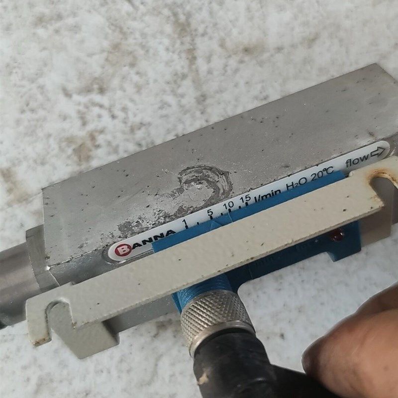 FP10N-01DA015Q1活塞式流量开关气/液水流开