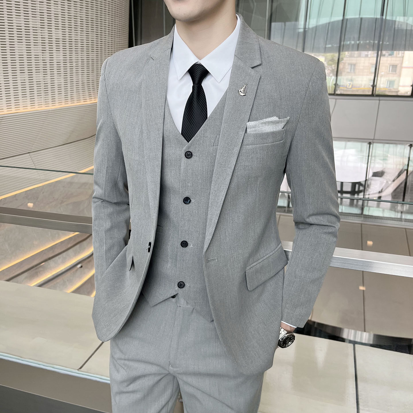 西服套装男商务正装韩版修身新郎结婚礼服潮流帅气休闲西装三件套