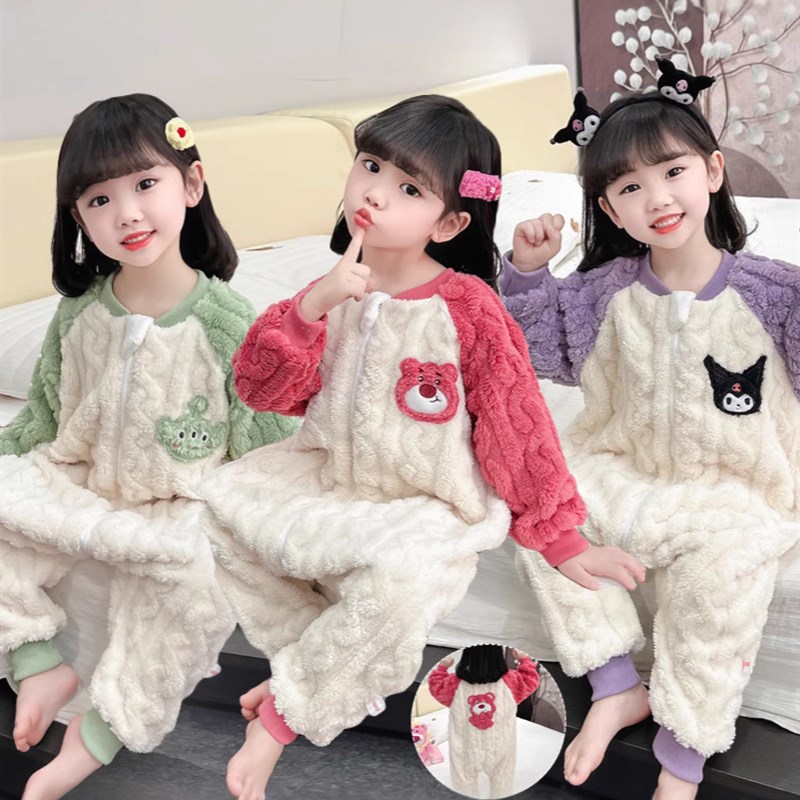 儿童法兰绒睡衣秋冬款女孩宝宝婴儿珊瑚绒卡通莓熊连X体家居服睡