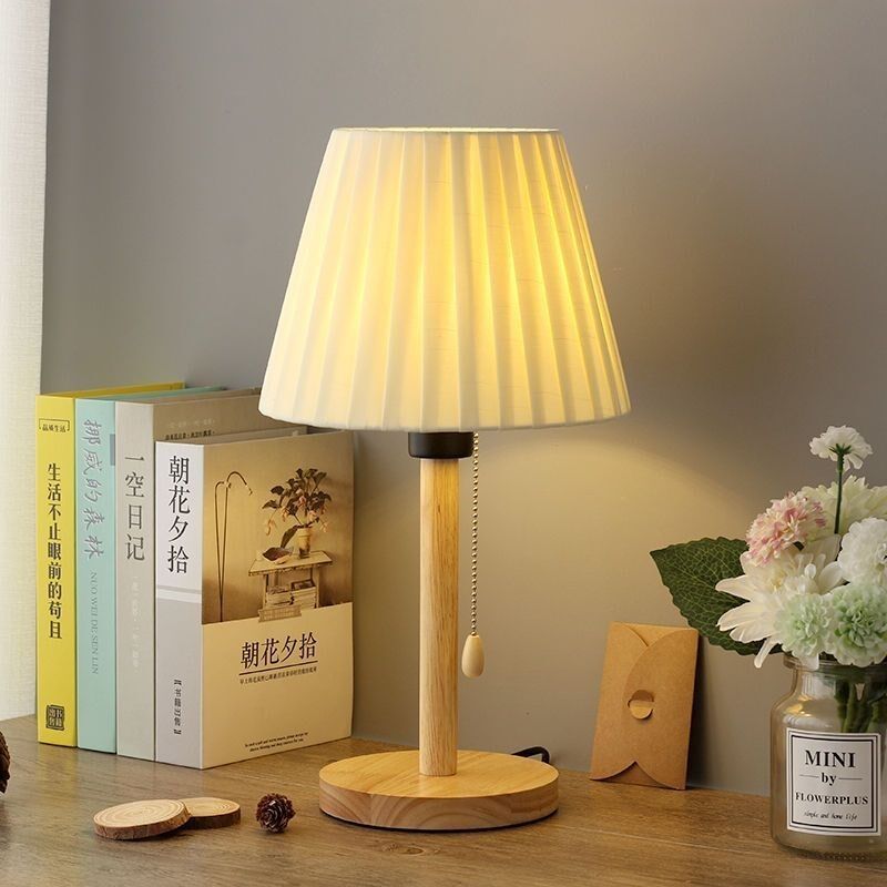 台灯卧室床头灯房间北欧ins网红温馨喂奶Iled少女心学习护眼灯插
