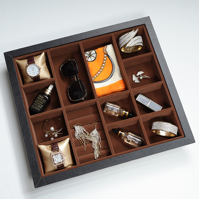 样板房衣帽间摆件梳妆台桌面化妆品耳环首饰搭配组合套装软装饰品