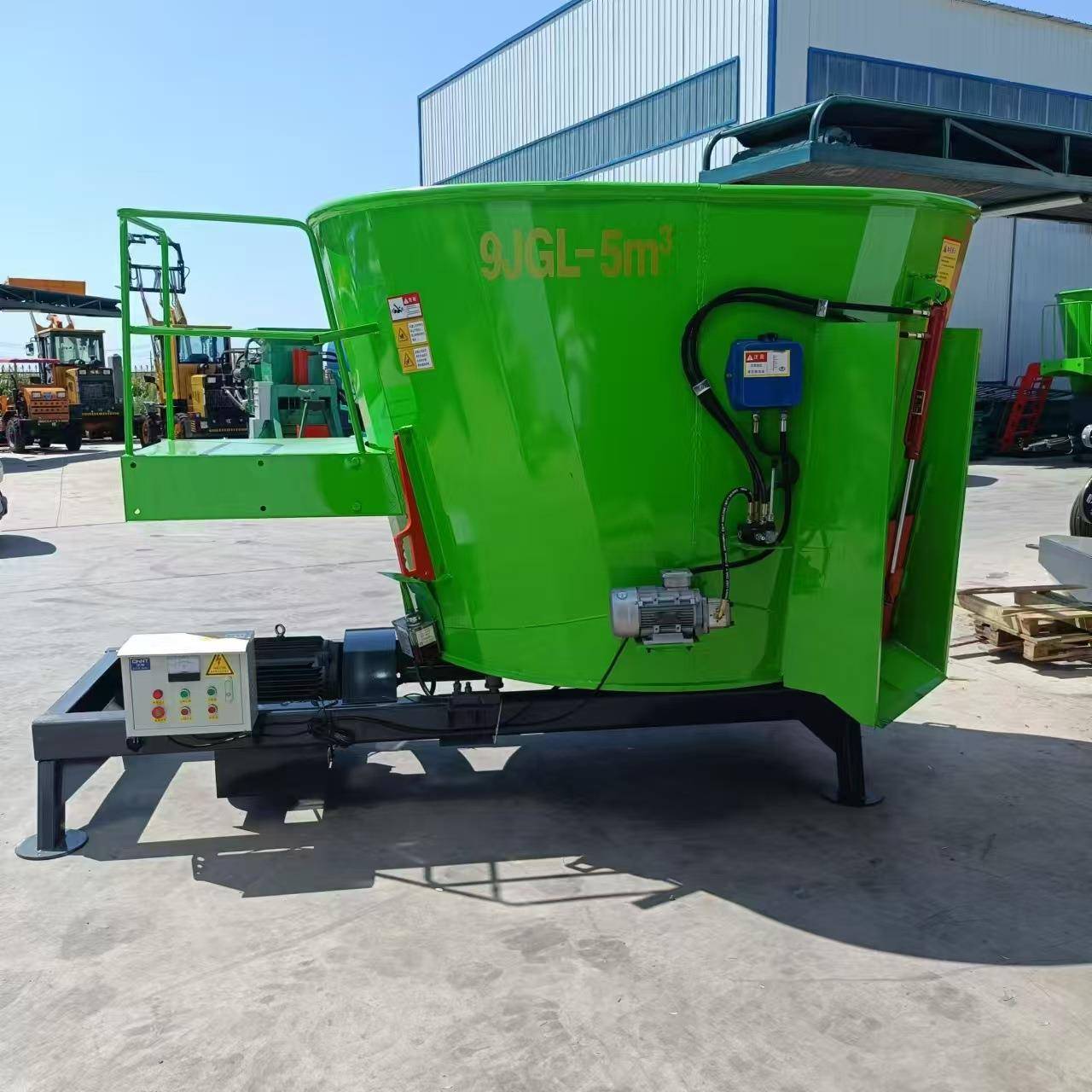 立式饲料搅拌机卧式精饲料搅拌机全混合日粮制备机搅拌均匀