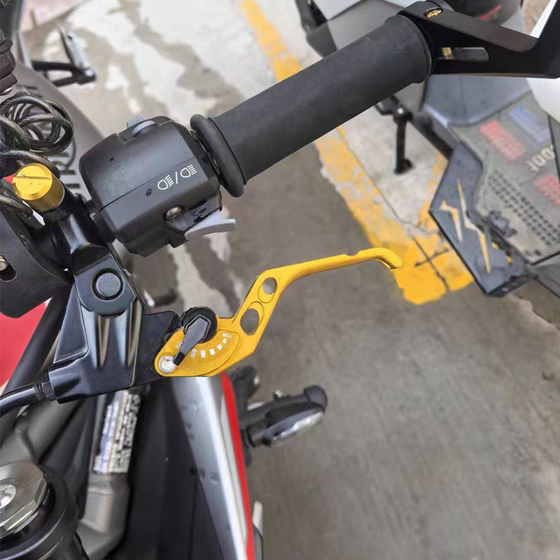 适用凯旋复古车Bonneville T100 T120改装铝合金两指竞技刹车牛角