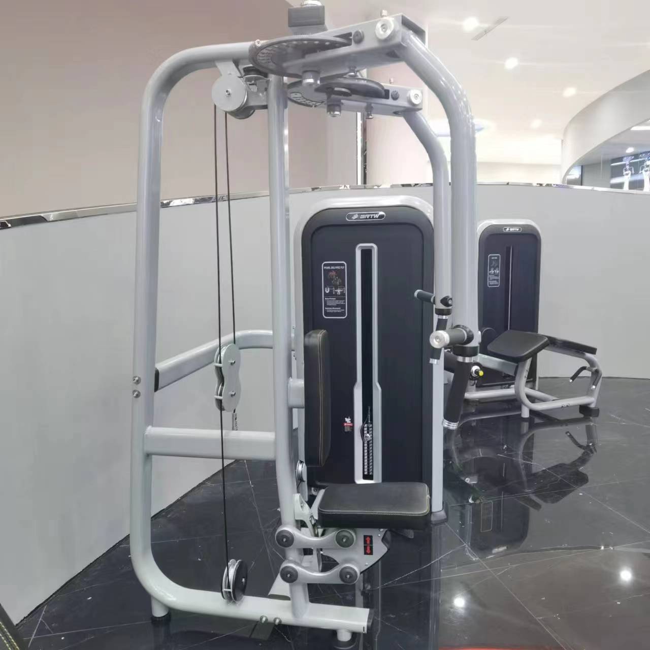 布莱特威健身器材厂家直销 健身房工作室健身器材支臂夹胸反飞鸟