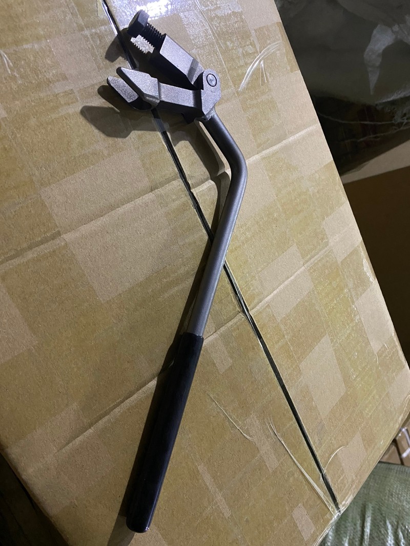 新款宝马3系 M3 换MP刹车大力鼓专用工具刹车踏板拆卸工具