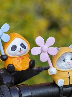 可爱小鸭子小猪风车竹蜻蜓电瓶自行汽车载电动摩托装饰品送友礼物