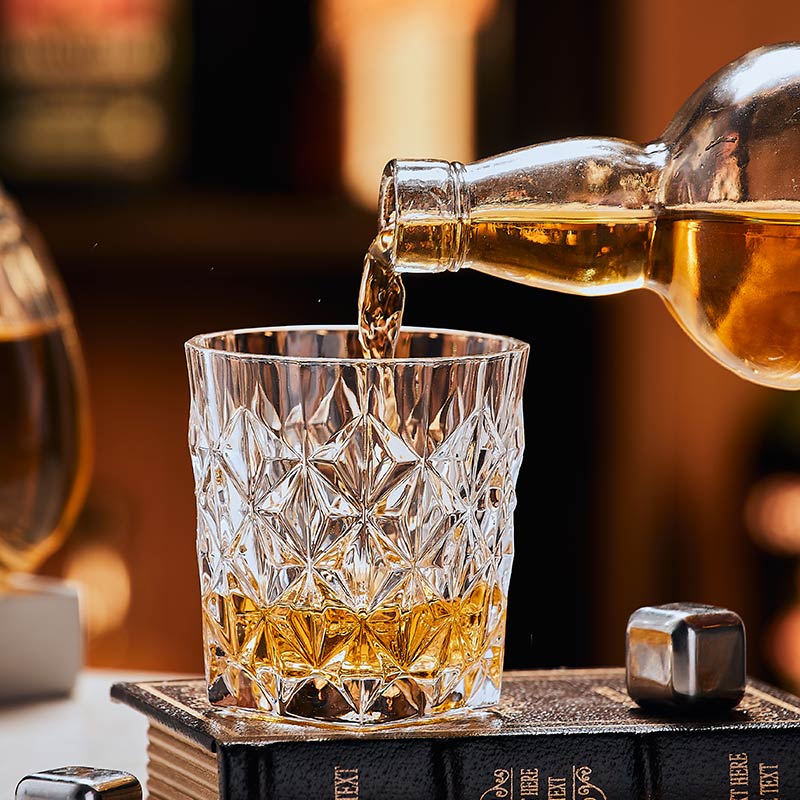 威士忌酒杯洋酒杯家用复古雕花玻璃啤酒杯水杯烈酒杯子套装调酒杯