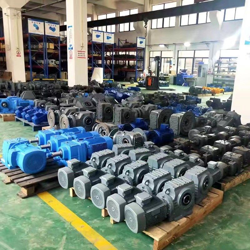 【】SF107法兰伸式斜齿蜗轮蜗杆减速机卧式软齿面变速器