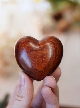 Joe的小作坊/一颗小爱心u紫檀木实木手把件绿檀整木雕刻摆件送女