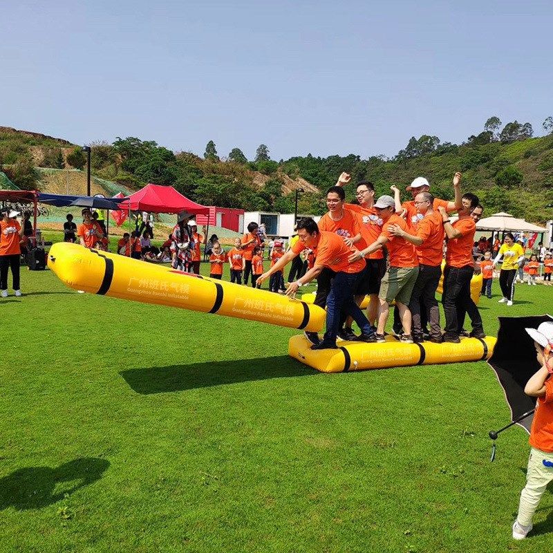 趣味运动会道具儿童拓展训练器材 团队游戏竞速道具 充气毛毛虫