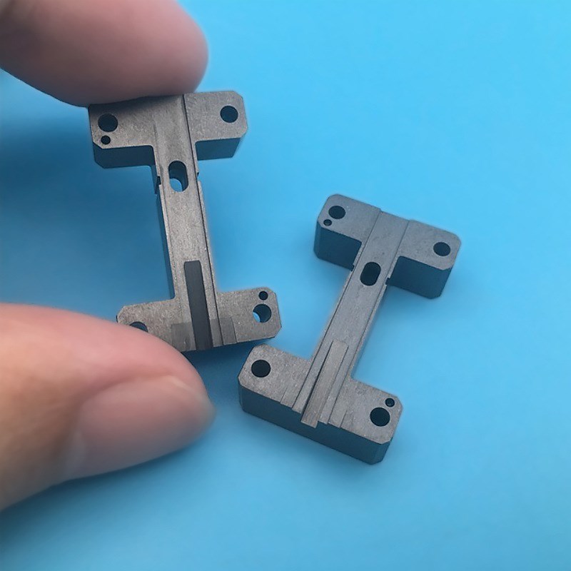 绝缘陶瓷底座加工定做 耐高温耐磨陶瓷固定挡块 氮化硅加工件