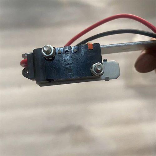 奥的斯电梯曳引机制动器开关抱闸装置开关DAA27076NN/TAA2W7076AA