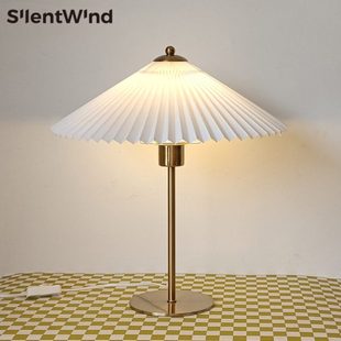 复古轻奢书房卧室白色布艺铜高端伞形台灯 床头灯温馨桌面氛围灯
