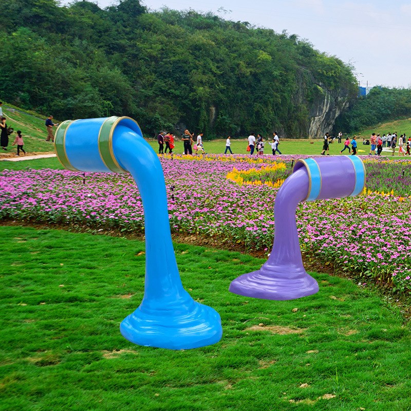 户外园林草坪创意油漆桶玻璃钢雕塑公园售楼部花海倾倒颜料桶摆件