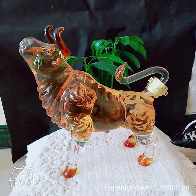 牛酒瓶生肖酒瓶玻璃工艺酒瓶 牛气冲天瓶 创意酒泡酒瓶厂家
