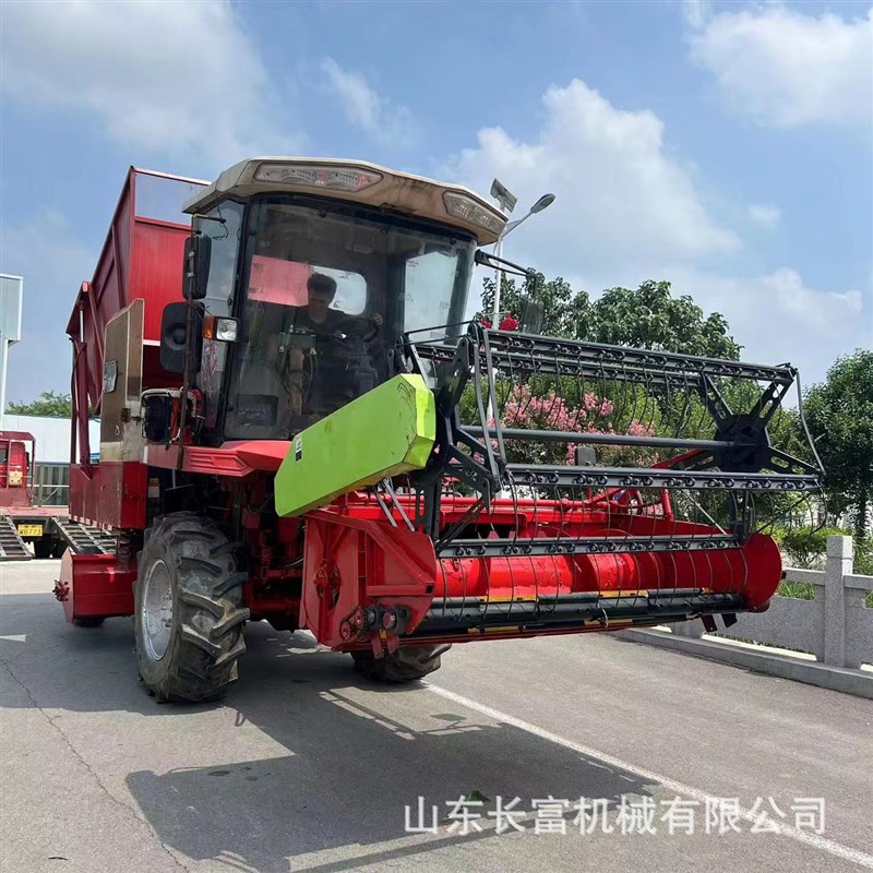 小麦玉米联合收割机 青储机 多功能农用收割机大型秸秆青贮机