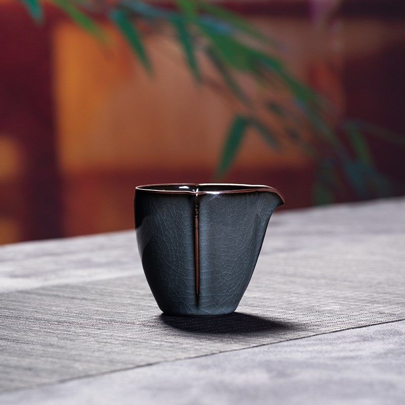 龙泉青瓷公道杯功夫茶具分茶器大号容量匀杯铁胎茶海