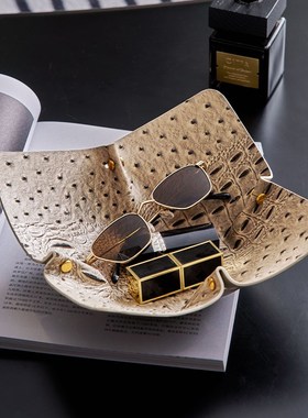 别墅样板房间软装搭配复古风格设计师马毛圆形收纳盒创意摆件组合