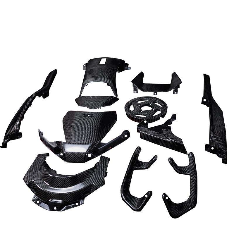 春风ZEEHO极核电动车AE8改装斜纹碳纤维外壳车壳黑件P.P件挡风板