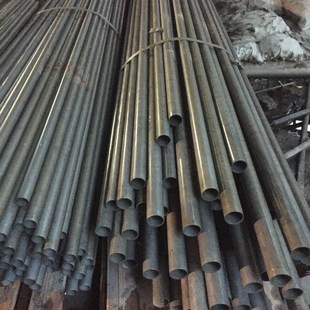 4130铬钼合金无缝钢管外径25-32-38-45壁厚2-2.5mm汽车改装专用管