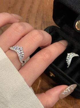 法式精致小排钻皇冠戒指女轻奢高级感24年M新款超仙气质百搭食指