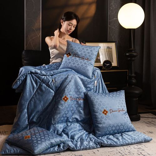 高级轻奢抱枕被子两用二合一四季通用车载枕头被办公室午睡空调毯