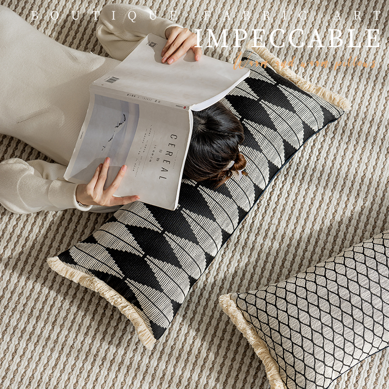 高端沙发靠枕客厅长枕抱枕轻奢高级感冬季长方形飘窗靠背垫可拆洗