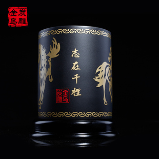 金乌炭雕一马当先笔筒办公室摆件工艺品商务礼品创意书桌面装 饰品