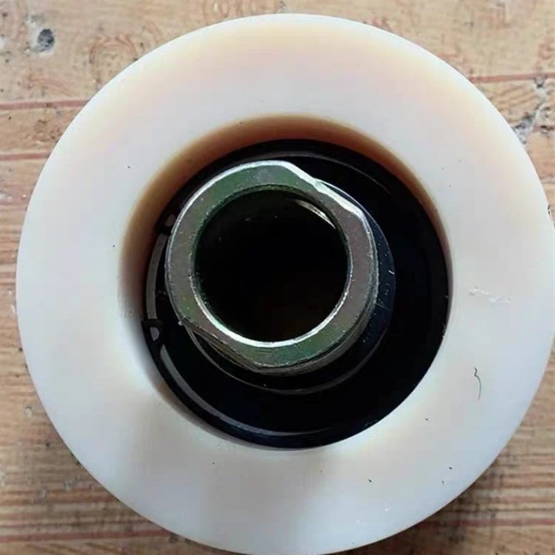 潍柴雷沃水稻收割机原厂配件,雷沃RG70金刚版输送槽内尼龙张紧轮