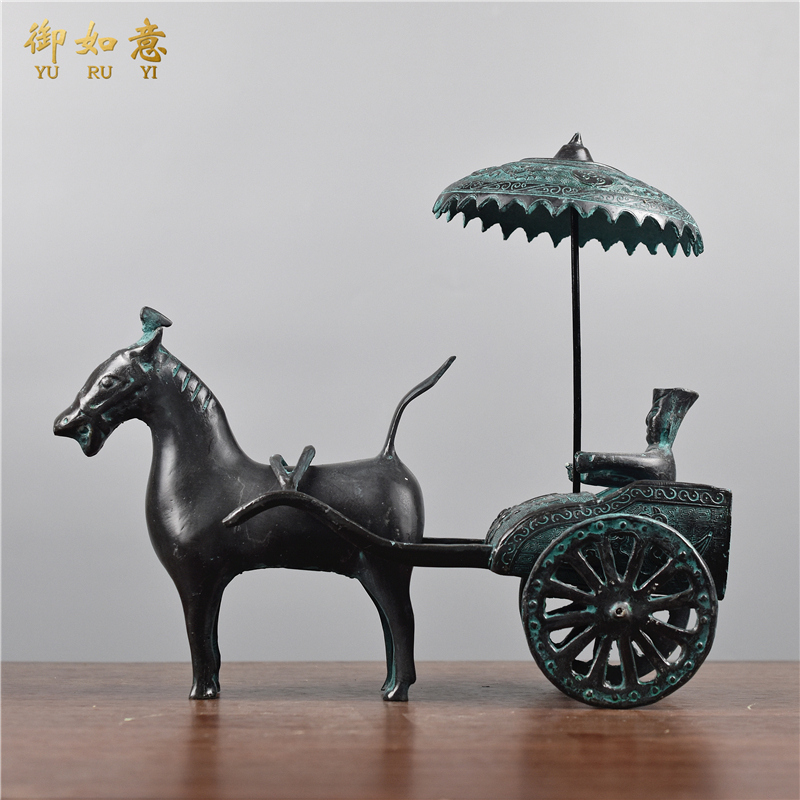 东周青铜器仿古摆件单马拉车天子御用马车书柜摆件博古架古代战车