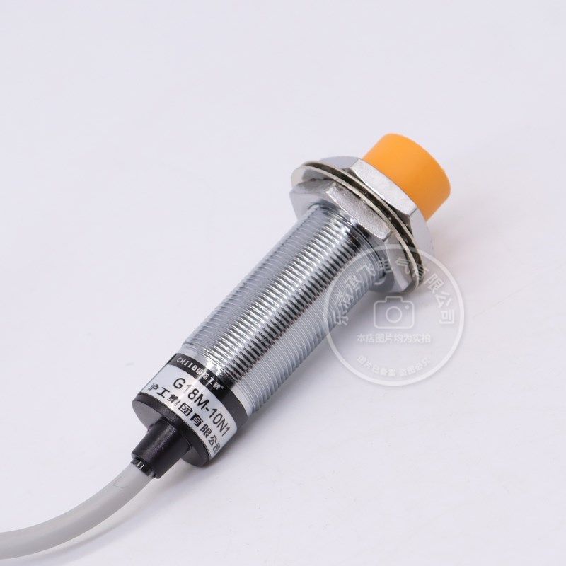 中国沪工集团CHIIB接近开关电感式金属感应G18M-10N1直流三线常开