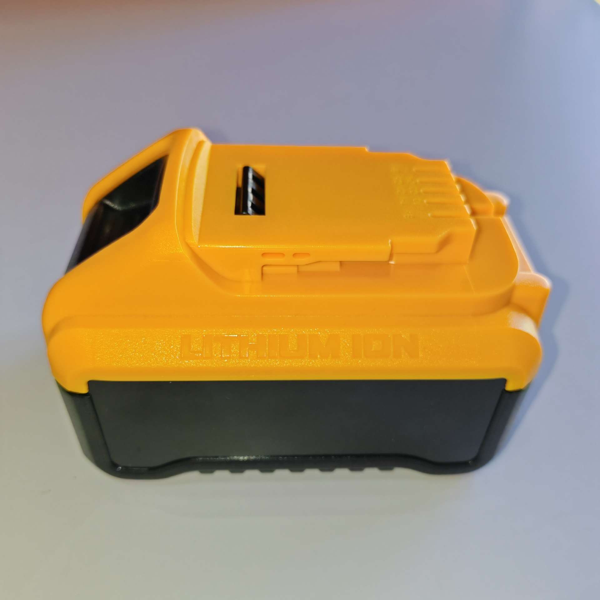 替代DEW得伟20V电池套料DCB208 8AH 10芯21700原款板 0.3专用镍片