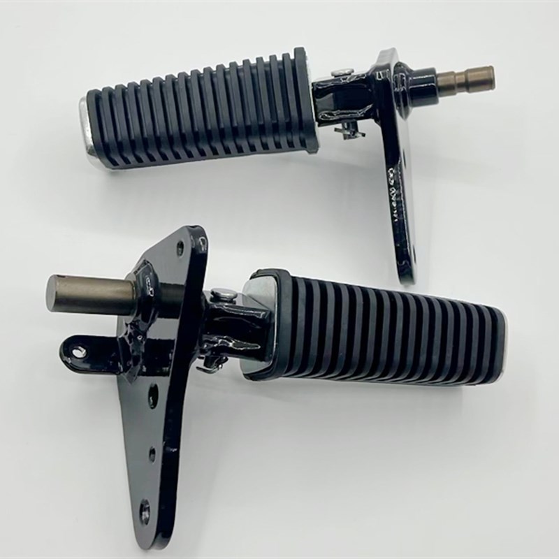 适用济南轻骑QS150QM200JQM250J-2LQM150J前搁脚蹬组合左右搁脚架