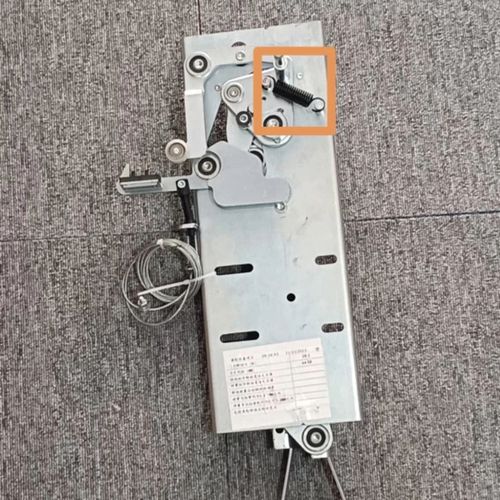 西子优迈西奥XTA-CS03集成轿门锁同步门刀弹簧 奥的斯门刀小弹簧