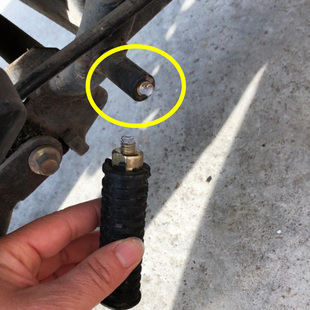 国标车后脚蹬电摩脚踏雅 折叠脚踏板Y3中轴九9号N70踩脚 迪E3改装