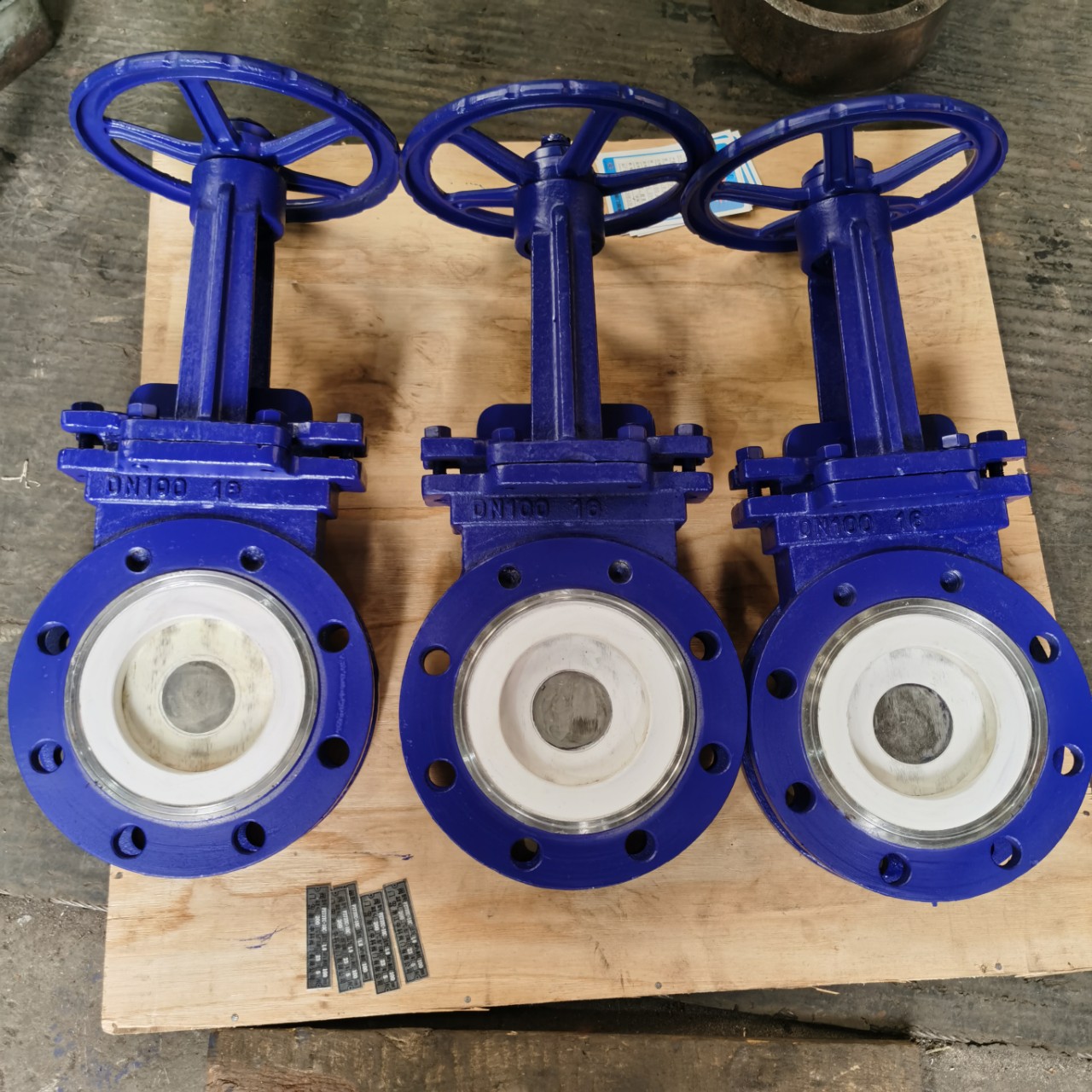 手动陶瓷刀闸阀PZ73TC-10C陶瓷插板阀排渣阀耐冲刷粉煤灰泥沙排渣
