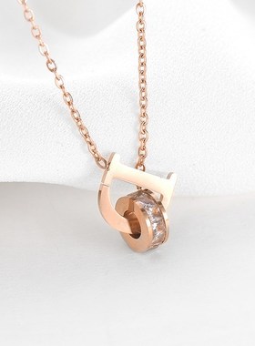 欧美钛钢新款项链女玫瑰金双环字母d镶I钻锁骨链时尚轻奢饰品