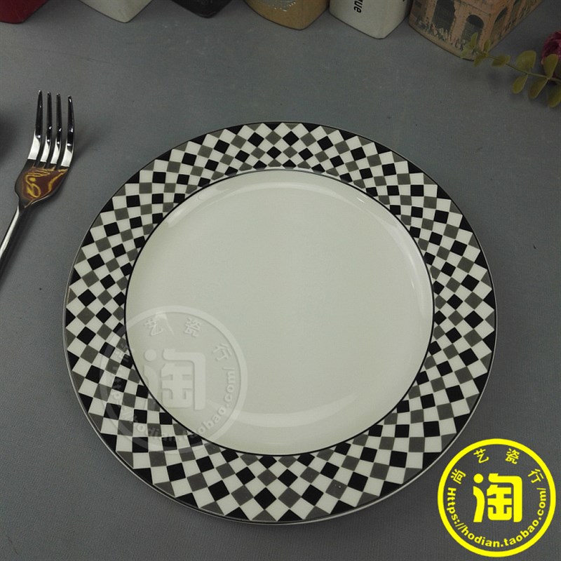 新品牛排盘子欧式骨瓷餐具西餐盘套装平盘咖啡杯经典方格金样板房
