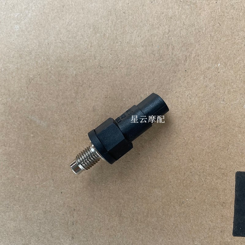 适用于力帆LF250-D/250-E 250-R V16 V16S款缸温传感器温度传感器