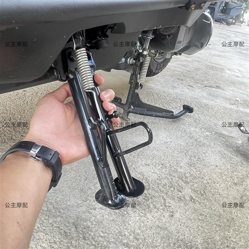 适用豪爵AFR125改装配件USR125虎鲨加大脚撑边撑UCR加宽侧支架