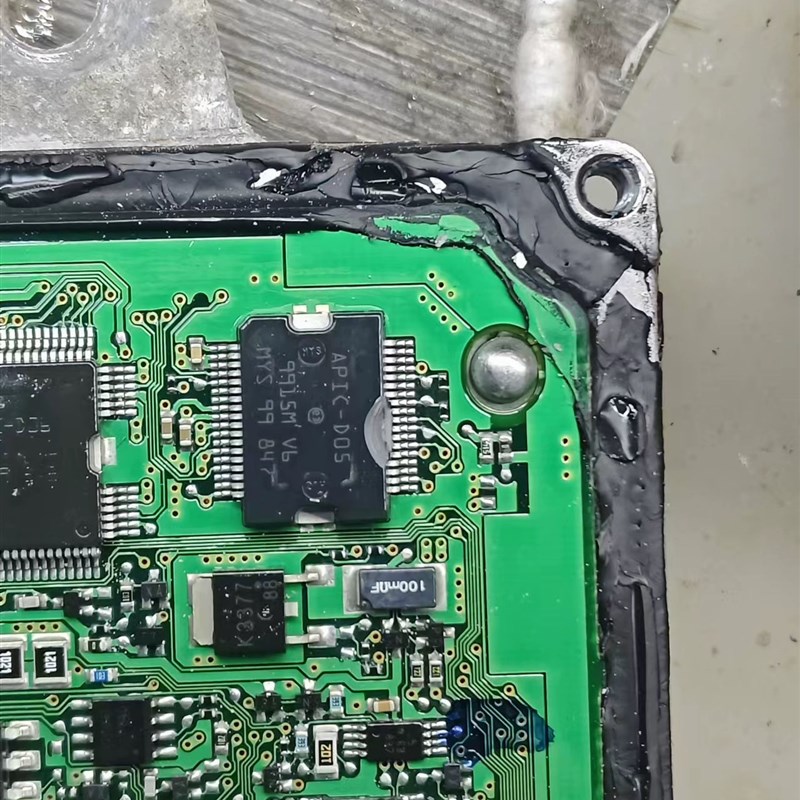 APIC-D05 适用新款骐达发动机电脑板喷油IC芯片 质量可靠