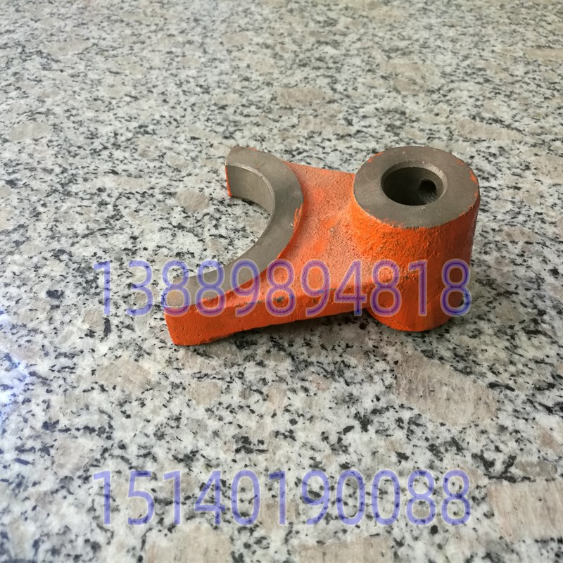 沈阳机床配件 CW61100B CW61125B 溜板箱 拨叉6092