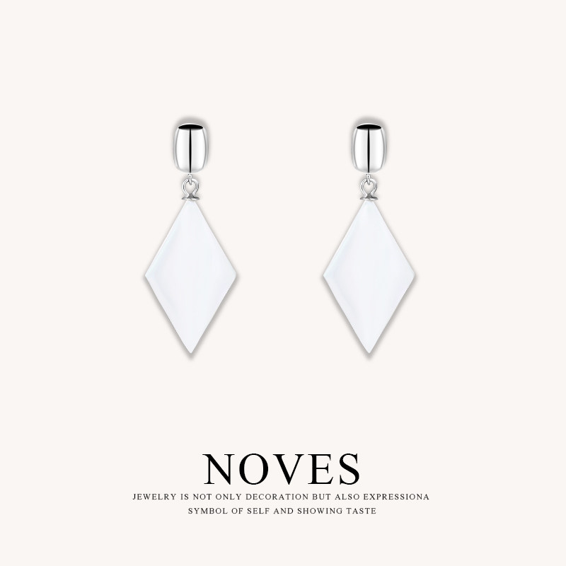 NOVES谧光系列白贝母菱形耳钉女