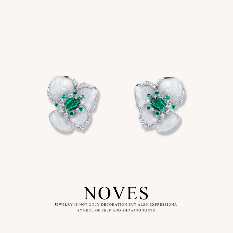 NOVES花朵花瓣耳环女祖母绿