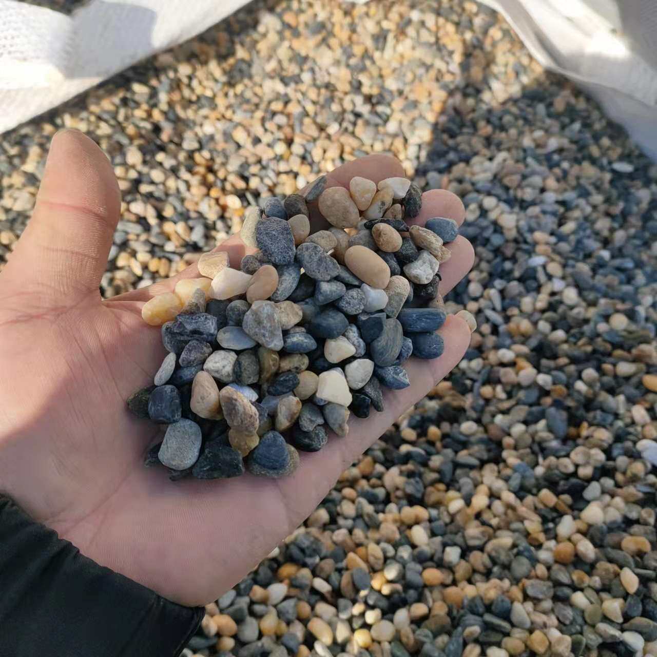 厂家大量鹅卵石 水处理滤料变压器用河卵石地暖回填专用豆石